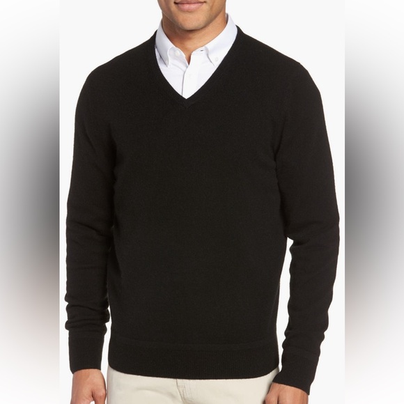 Nordstrom Men’s Shop 100% Cashmere V-neck Sweater in Black Size Small - Picture 1 of 12